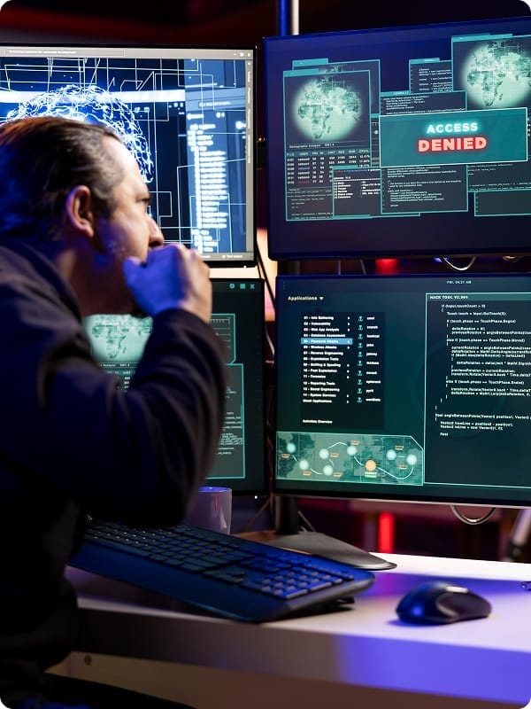 IT specialist monitoring Splunk observability and ITSI dashboard screens.