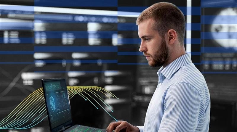 Security expert managing SIEM to AI transition